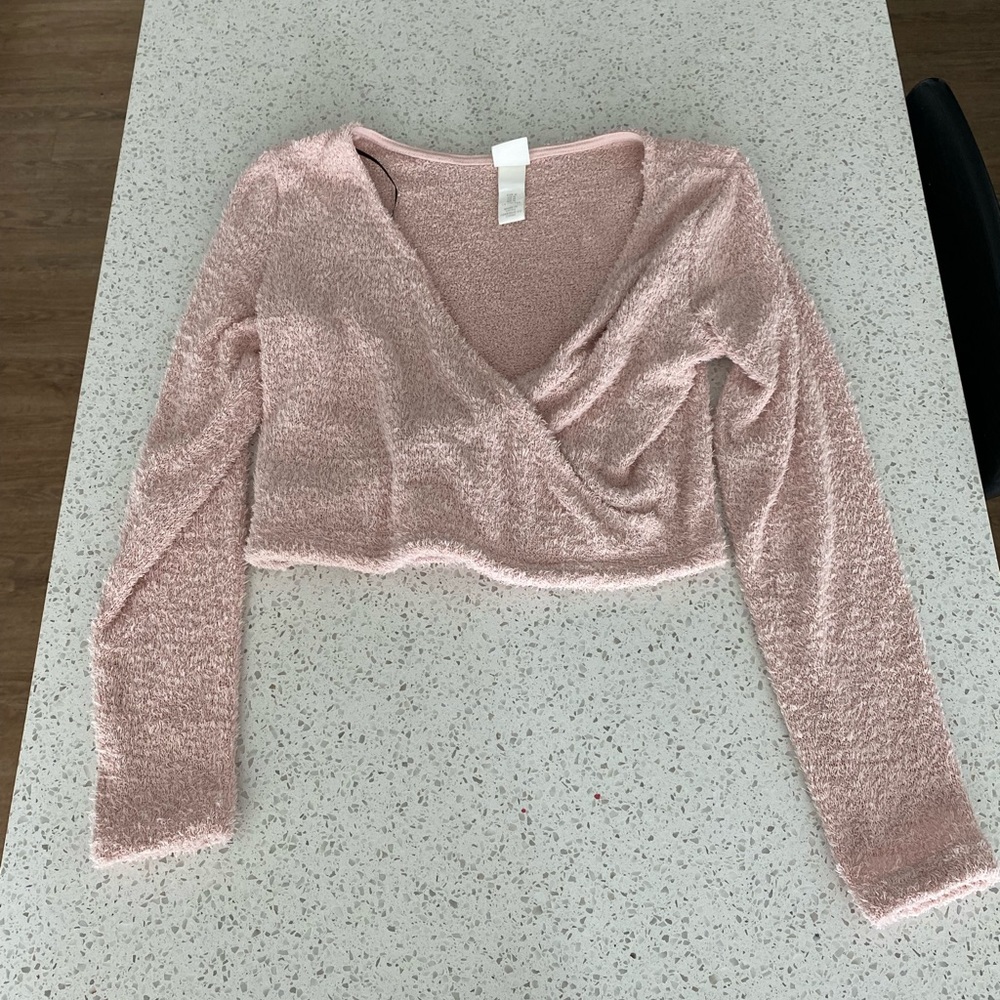 h&m pink fuzzy cropped ballet sweater